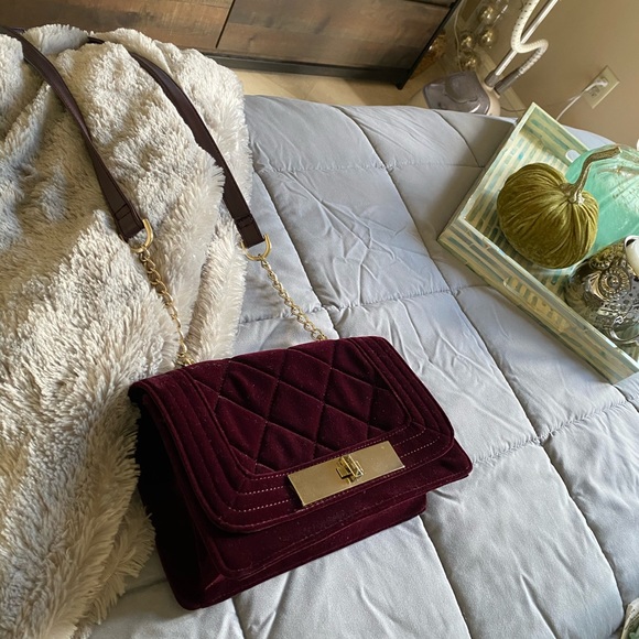 Velvet crossbody bag - Picture 3 of 5